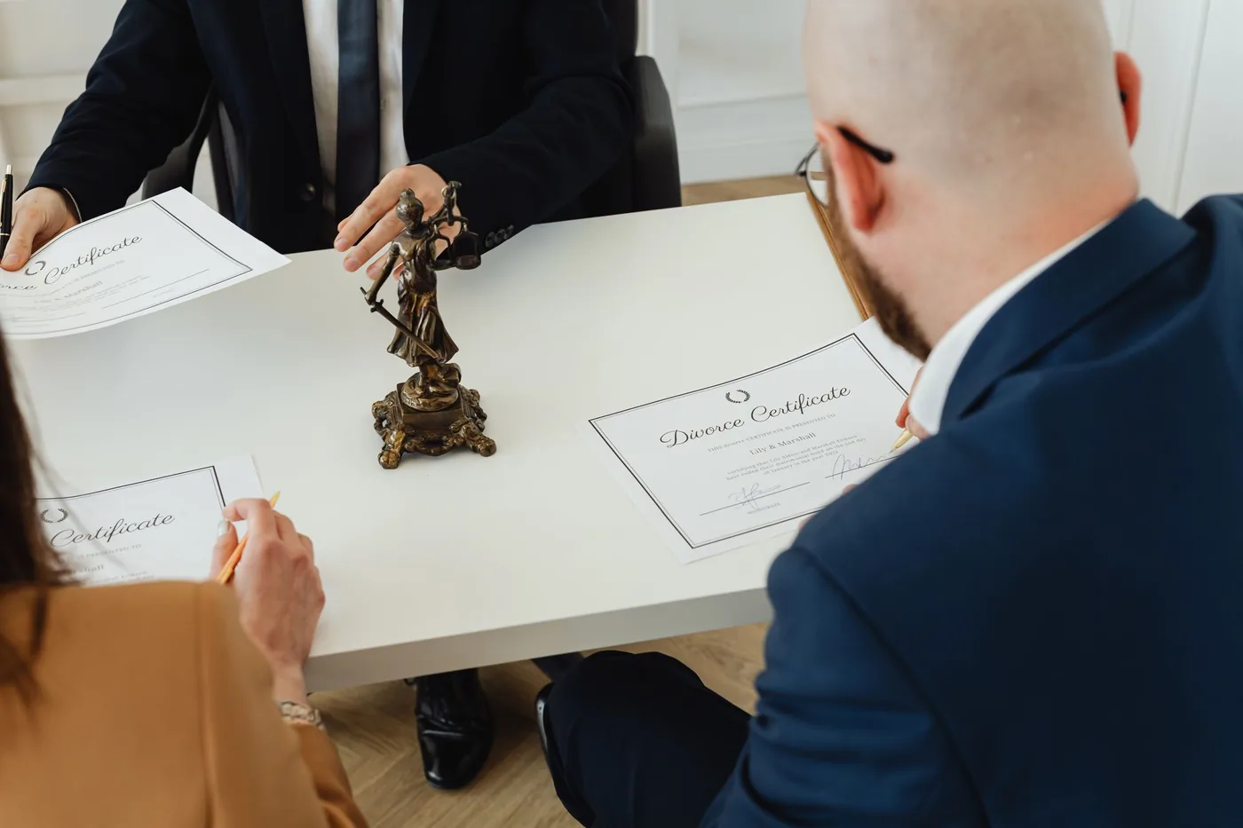 Unlocking Success: Crafting Effective Arbitration Clauses for UAE Contracts